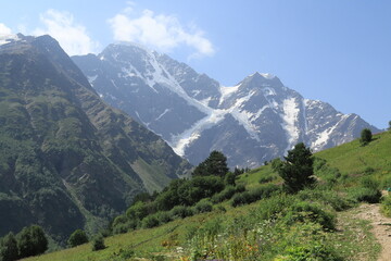 Fototapeta premium view of the mountains