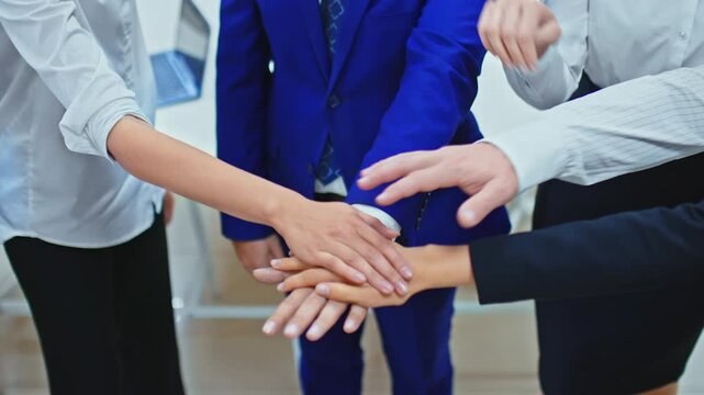 Business Unity &ndash; Hands on Hands in Circle