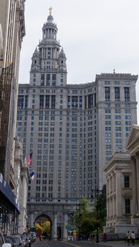 Manhattan Municipal Building with Civic Fame Statue
