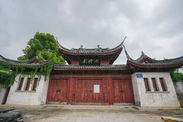 Obraz premium Traditional Chinese Temple Architecture in Rugao with Upturned Eaves