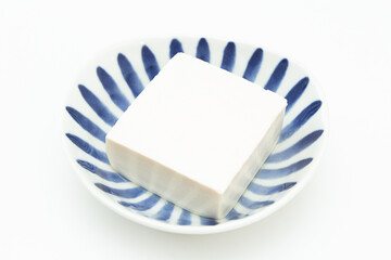 皿に乗った豆腐