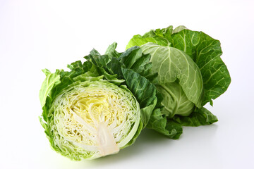 春キャベツ　１個と半分　白バック