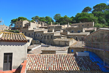 Dächer und  Häuser in der Altstadt,  Tossa de Mar, Costa Brava, Spanien  © zawrat