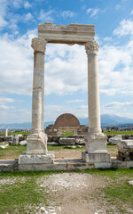Ruins of Laodikeia Antik Kenti in Denizli, Turkey, featuring ancient architecture, stone structures, and scenic historical landscape in the Aegean region.