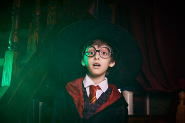 Naklejka premium Magic School Surprise