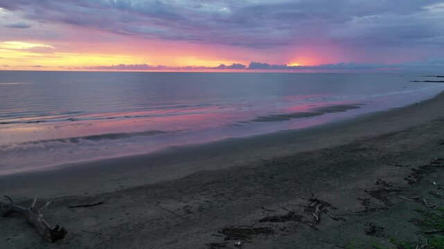 Amanecer en la playa el salaoo, Aguadulce, Panam&aacute;