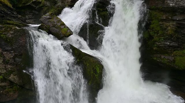 Wasserfall in Geiranger, Geiranger Fjord, Geiranger, Stranda, Romsdal, Norwegen, Europa