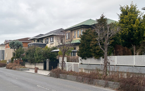 道路沿い戸建て住宅(住宅街)