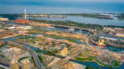 Naklejka premium Twilight Over Toronto. Stunning Aerial View from Helicopter