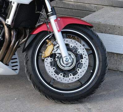 Honda Motorrad Vorderrad mit ABS Antiblockiersystem, Bremsscheiben und Nissin Bremssattel, Oberglatt 5 M&auml;rz 2026