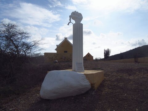 Cura&ccedil;ao 1795 Slave Revolt Monument at Landhuis Kenepa | Tula Freedom Memorial