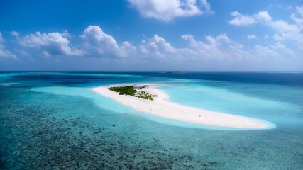 Fototapeta premium Smooth Shape Of The Natural Oasis In The Ocean 