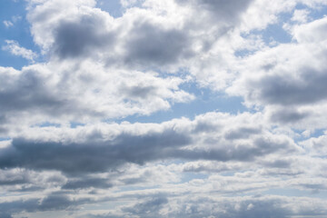 Obraz premium 春の始まりの青空と広がる雲43