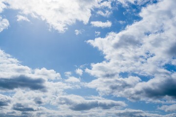 Obraz premium 春の始まりの青空と広がる雲47