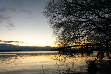オレンジに染まる夜明けの琵琶湖　日本一長い淡水橋　琵琶湖大橋　滋賀県大津市