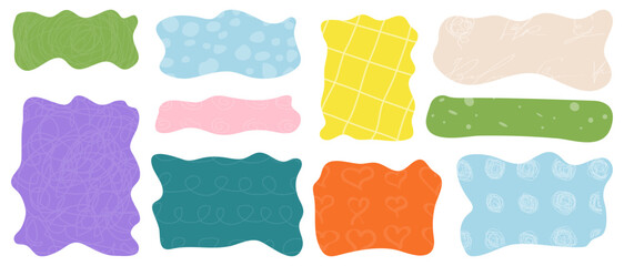 Obraz premium Doodle text bubble set. Horizontal collection of wavy organic shapes with patterns. Hand-drawn colorful sticker templates for scrapbooking, social media and digital journals. Vector graphic design.