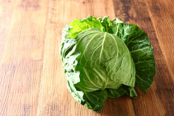 春キャベツ１玉　木目バック