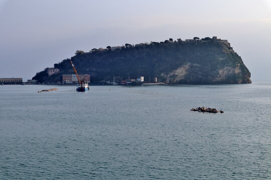 Bagnoli - Isola di Nisida dal Pontile Nord