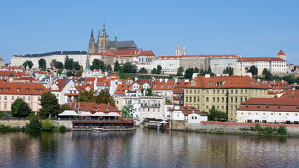 Obraz premium Prague Cathedral and Castle area seen from the Vltava river