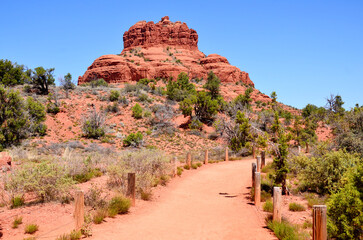 Sedona park straddles the county in the northern Verde Valley region of the U.S. state of Arizona. Sedona's main attraction is its array of red sandstone formations 