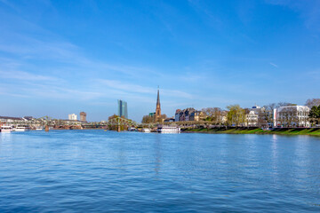 Fototapeta premium skyline of Frankfurt with river Main