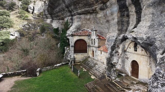 Ojo guare&ntilde;a hermitage built into rock cliff