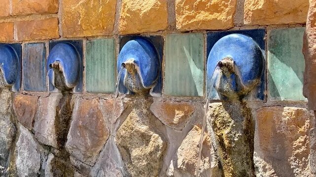 Agua cayendo en slow motion en Fuente de Los Chorros Polop