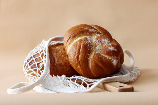 Zero-Waste Bakery Concept: Fresh Bread in Reusable Mesh Produce Bag