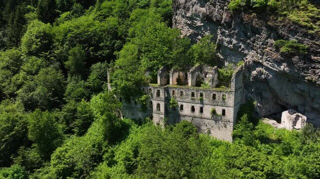 Vazelon Monastery is an unused historical monastery in Trabzon Macka.