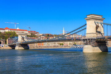 Fototapeta premium Szechenyi Chain bridge over the Danube river in Budapest, Hungary
