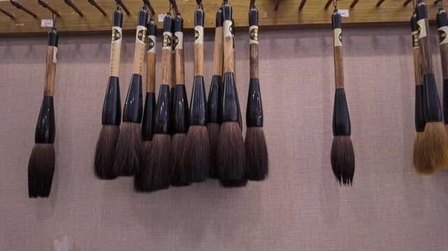 Displaying the writing brush on the wall