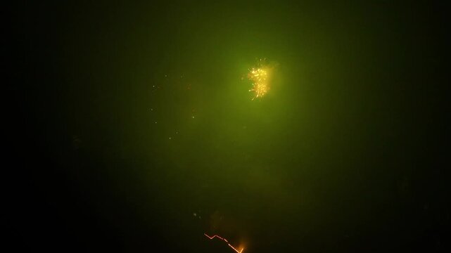 On New Year's Eve in southern Anhui, thousands of households were ablaze with lights and fireworks