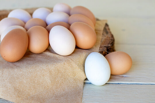 Fresh eggs. Free-range eggs. Ovos caipiras.