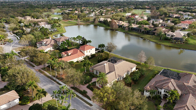 Lakewood Ranch, Florida, Country Club area, up-scale luxury housing and amenities near Breadenton/Sarasota, Florida