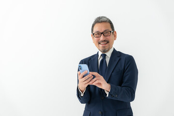 ビジネス　男性　スマートフォン　スマホ