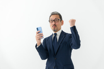 ビジネス　男性　スマートフォン　スマホ