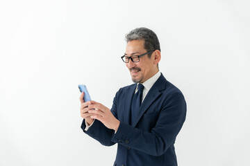 ビジネス　男性　スマートフォン　スマホ