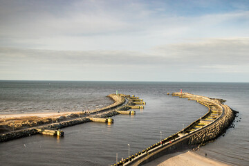Wejście do portu morskiego w Kołobrzegu © © Jakacki