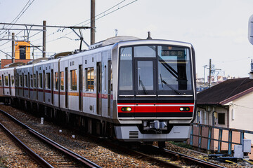 Obraz premium 名鉄瀬戸線の線路と駅周辺の風景