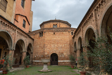 Fototapeta premium Basilica Santuario Santo Stefano courtyard, Bologna, Italy