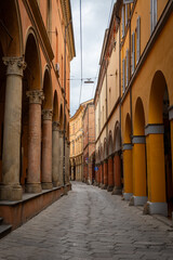 Bologna famous porticoes (portici), symbol of the city © CoinUp