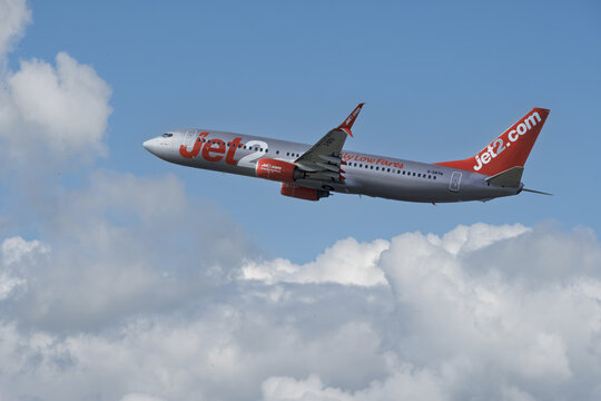 Geneva, Switzerland - februar 22, 2026 : sign and logo on a Boeing 737-36Q of  Jet2.com Limited, a British low-cost airline based at Leeds Bradford Airport take off from geneva airport