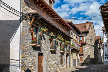 Obraz premium Old town of the beautiful village Anso, Pyrenees region, Huesca, Aragon, Spain.