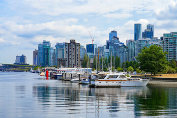 Bayshore West Marina next to Devonian Harbour Park in Downtown Vancouver, British Columbia, Canada © Alexandre ROSA