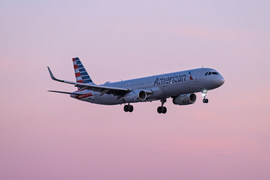 sky harbor airport 2-14-2026 Phoenix, AZ USAAmerican Airlines Airbus A321 N997AA Sunset arrival at Phoenix Sky Harbor Intl. Airport.