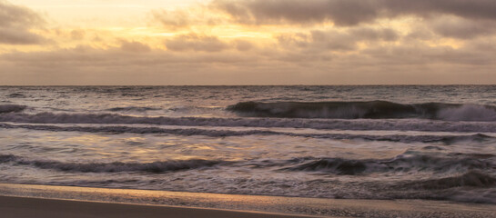 Fototapeta premium Pawleys Island sunrise over the ocean