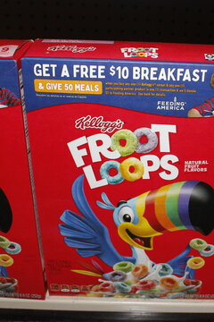 Kellogg's FROOT LOOPS box closeup shelf