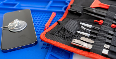 Smartphone repair tool from a smartphone repairman