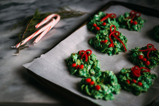 Homemade Marshmallow Christmas Wreath Treats