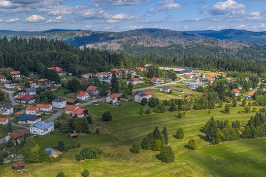 Die Grenzregion zu B&ouml;hmen in Ostbayern rund um die Gemeinde Philippsreut aus der Vogelperspektive